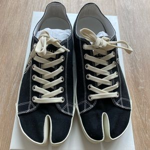 Maison Margiela Black Canvas Embroidery Tabi Sneaker
